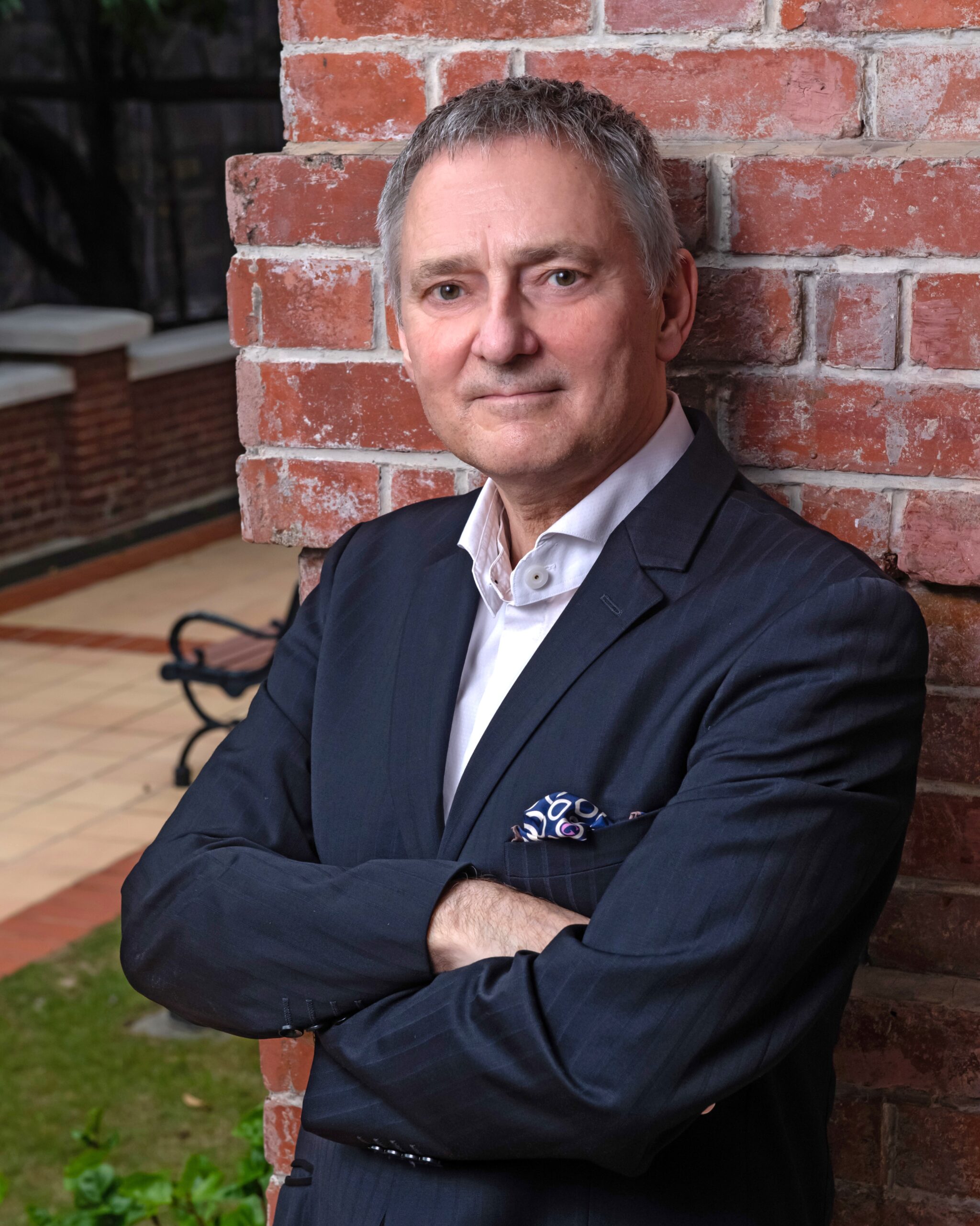 偉仕達教授 Prof. Chris Webster